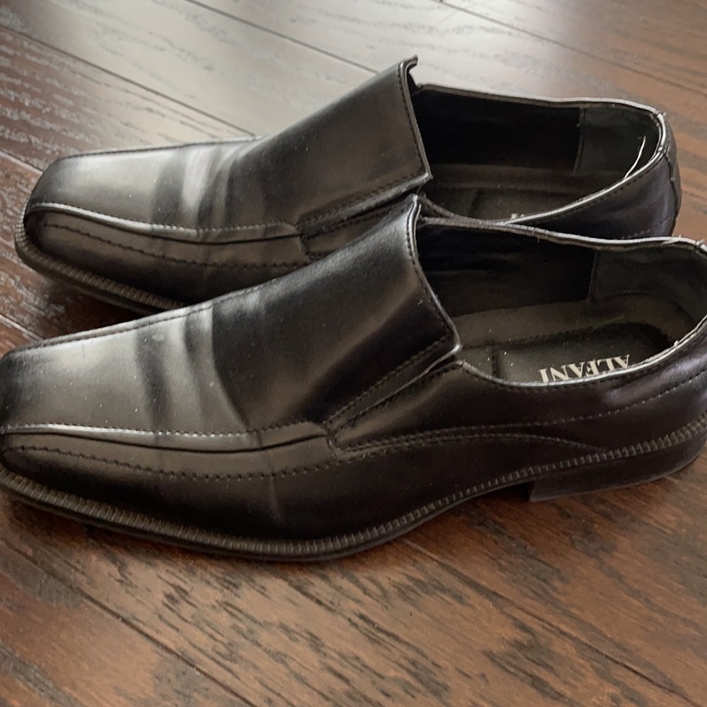 Men’s Dress Shoes - Picture 3 of 5
